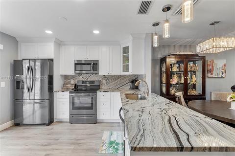 373 Ottawa Ct #2, Royal Palm Beach, FL 33411