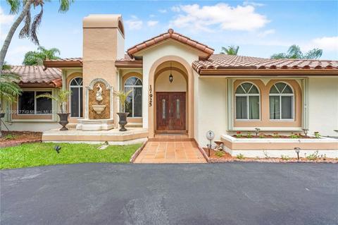 17925 SW 83rd Ct, Palmetto Bay, FL 33157