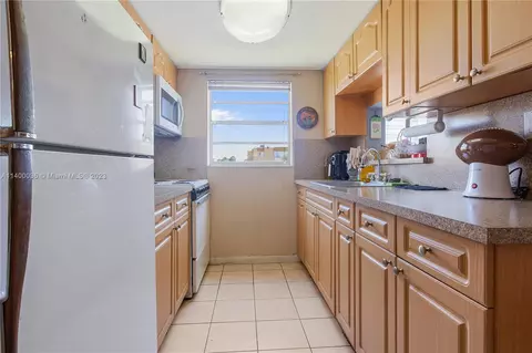 9321 SW 4th St #212F, Miami, FL 33174