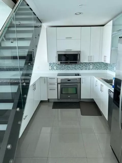 60 SW 13th St #4803, Miami, FL 33130