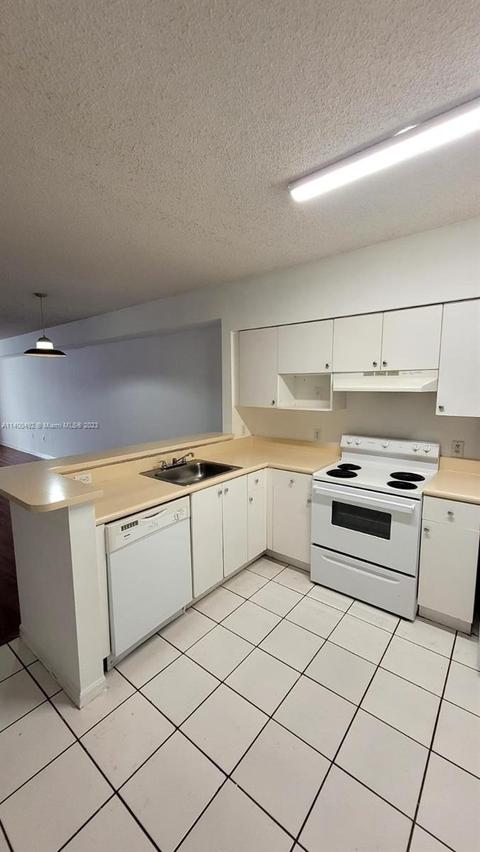 5091 NW 7th St #411, Miami, FL 33126