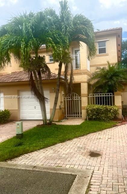 853 NW 170th Ter, Pembroke Pines, FL 33028