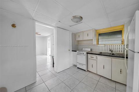768 SW 66th Ave, Miami, FL 33144 photo 13