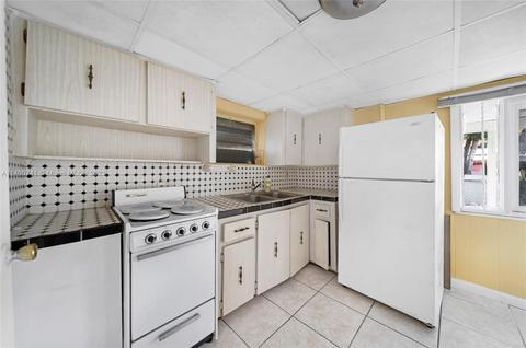 768 SW 66th Ave, Miami, FL 33144 photo 12