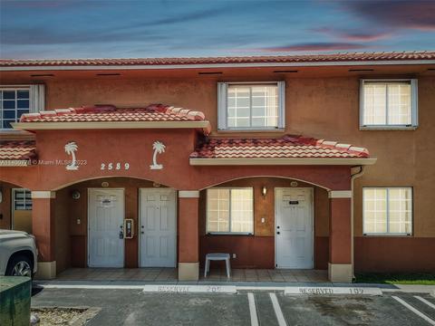 2589 W 76th St #210, Hialeah, FL 33016