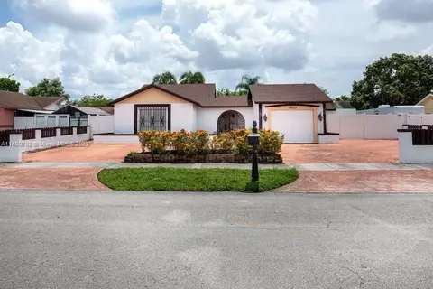 19633 NW 58th Ct, Hialeah, FL 33015