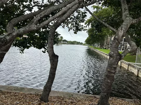 9351 Lime Bay Blvd #310, Tamarac, FL 33321