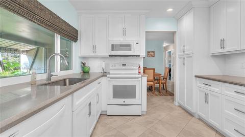 3209 Taft St, Hollywood, FL 33021