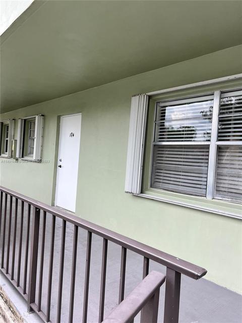 1638 Embassy Dr #104, West Palm Beach, FL 33401