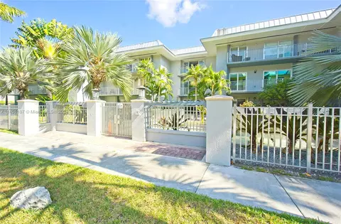7401 SW 82 St #307S, Miami, FL 33143