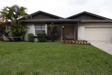 13463 SW 108th St Cir N, Miami, FL 33186