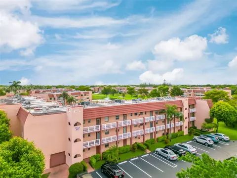 9421 Sunrise Lakes Blvd #309, Sunrise, FL 33322