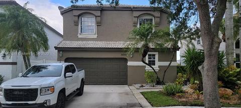 15746 NW 10th St, Pembroke Pines, FL 33028