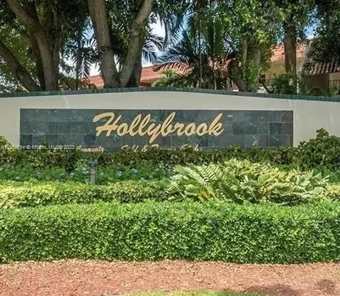 9320 S Hollybrook Lake Dr #101, Pembroke Pines, FL 33025