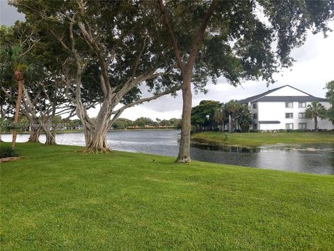 5400 Cedar Lake Dr #201, Boynton Beach, FL 33437