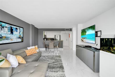 600 NE 36th St #212, Miami, FL 33137