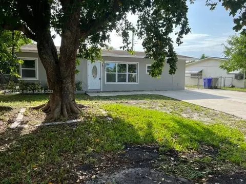 2801 NE 8th Ter, Pompano Beach, FL 33064