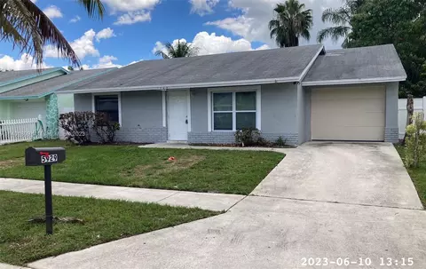 5929 Dewitt Pl, Lake Worth, FL 33463