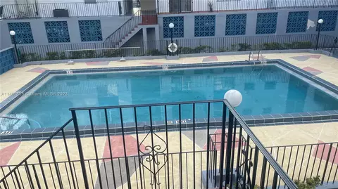 1635 W 44th Pl #214, Hialeah, FL 33012