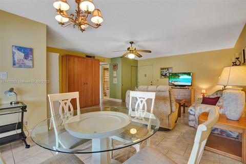 4047 NW 16th St #203, Lauderhill, FL 33313