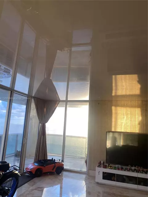 1800 S Ocean Dr #4110, Hallandale Beach, FL 33009