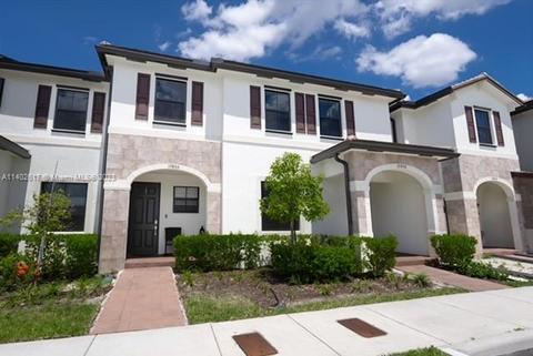 10855 W 32nd Ln #10855, Hialeah, FL 33018