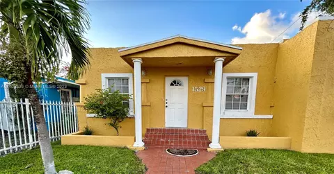 1529 NW 52nd St, Miami, FL 33142