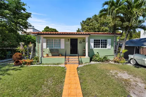 3411 SW 25th St, Miami, FL 33133