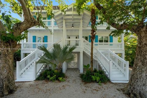 265 Hampton Ln, Key Biscayne, FL 33149 photo 2