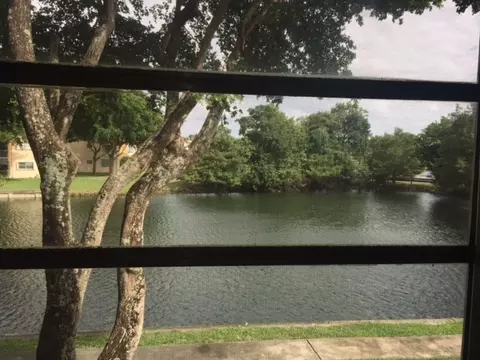 3945 NW 82nd Way, Hollywood, FL 33024