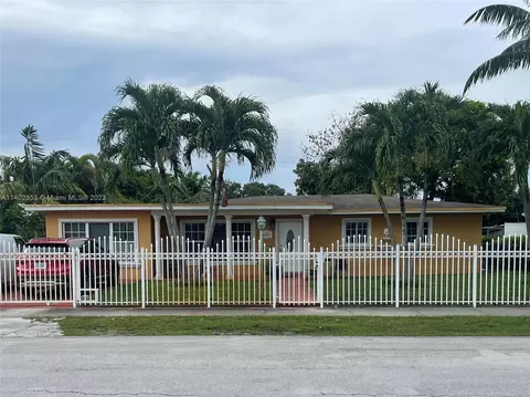 4521 NW 176th Ter, Miami Gardens, FL 33055
