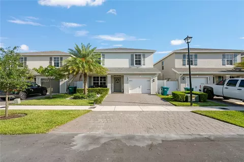 625 NE 5th Ter, Florida City, FL 33034