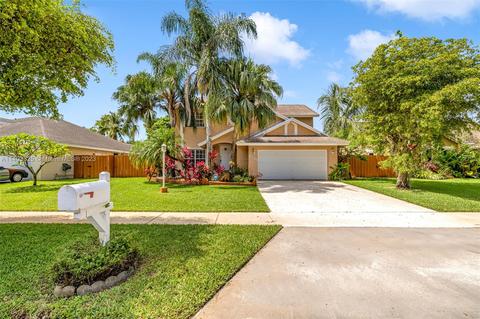 9736 SW 220th St, Cutler Bay, FL 33190