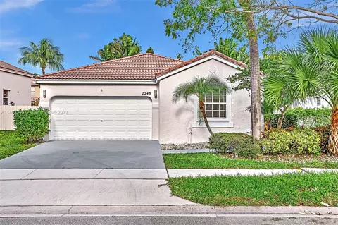 2248 NW 158th Ave, Pembroke Pines, FL 33028