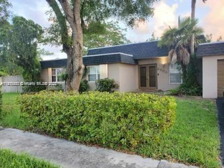 6900 NW 82nd Ct, Tamarac, FL 33321