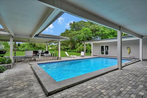 12825 SW 62nd Ave, Pinecrest, FL 33156 photo 2