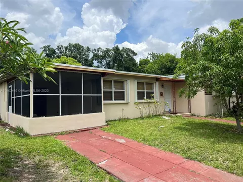 351 NW 195th Ter, Miami Gardens, FL 33169