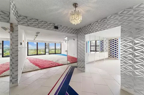 5500 Collins Ave #1402, Miami Beach, FL 33140
