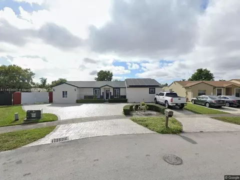 5730 NW 200th St, Hialeah, FL 33015