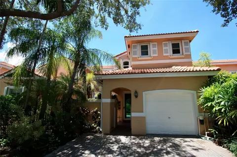 925 Corkwood St #-, Hollywood, FL 33019