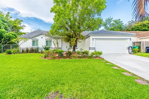 17571 SW 138th Ct, Miami, FL 33177