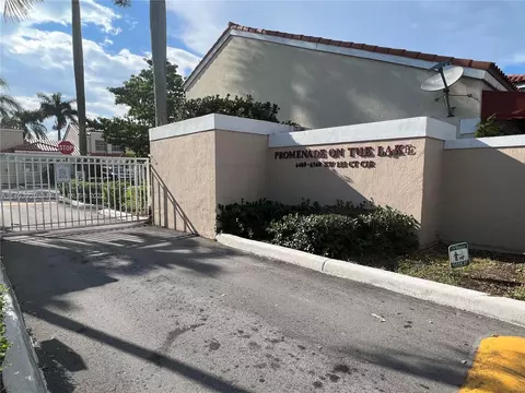 6439 SW 132nd Ct Cir, Miami, FL 33183