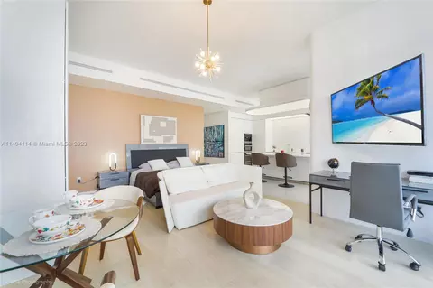 3315 Collins Ave #9D, Miami Beach, FL 33140