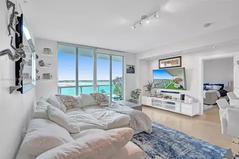 7900 Harbor Island Dr #820, North Bay Village, FL 33141