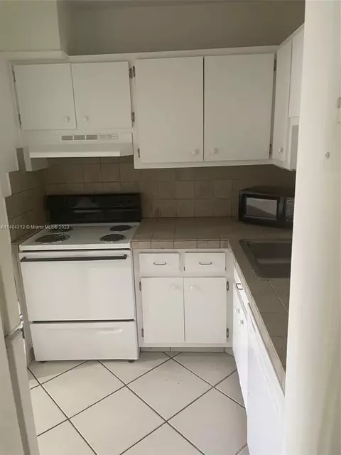 751 Pine Dr #210, Pompano Beach, FL 33060 photo 7