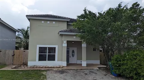 5274 NW 186th Ln, Miami Gardens, FL 33055