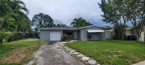 3580 NW 36th Ave, Lauderdale Lakes, FL 33309