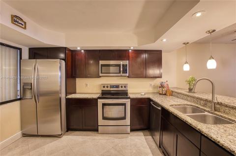 8010 Hampton Blvd #208, North Lauderdale, FL 33068
