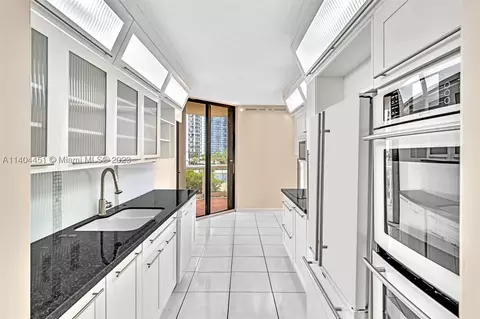20191 E Country Club Dr #502, Aventura, FL 33180