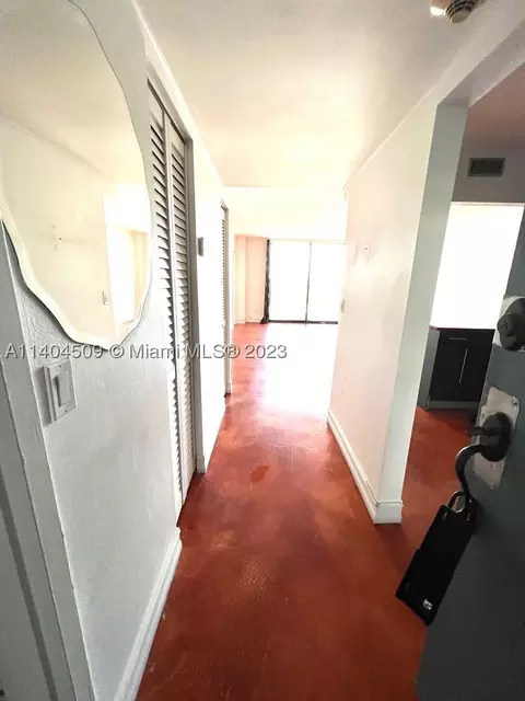 13499 Biscayne Blvd #1411, North Miami, FL 33181